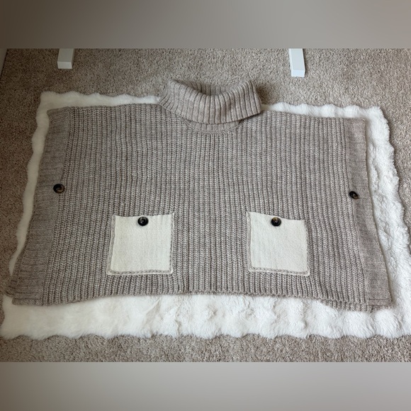 Moth Westwind Wool Alpaca Oatmeal Knit Poncho Sweaters with Pockets - Picture 10 of 15